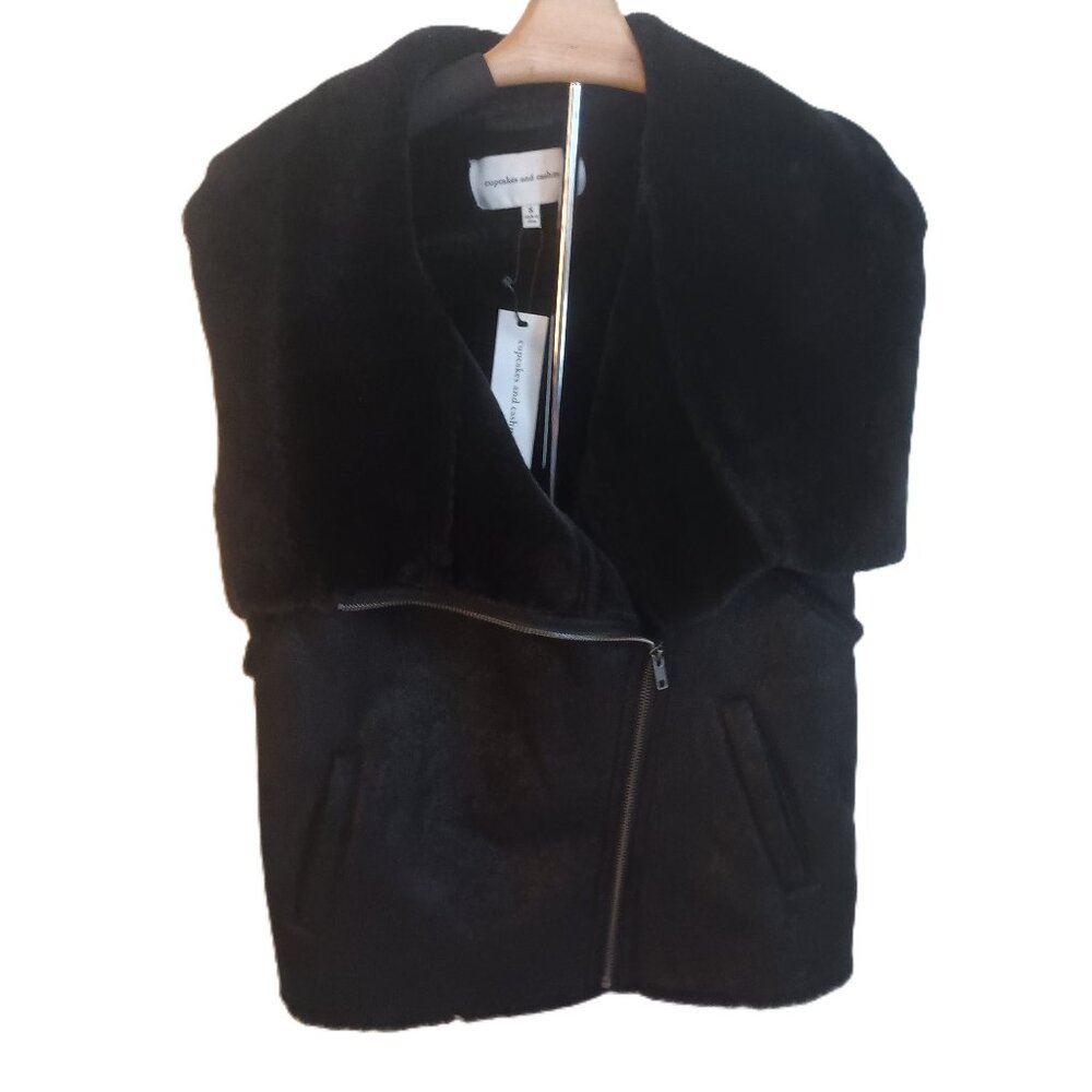 Cupcakes and Cashmere Vest Black Faux Fur/Suede Asymmetrical Women’s S NWT
